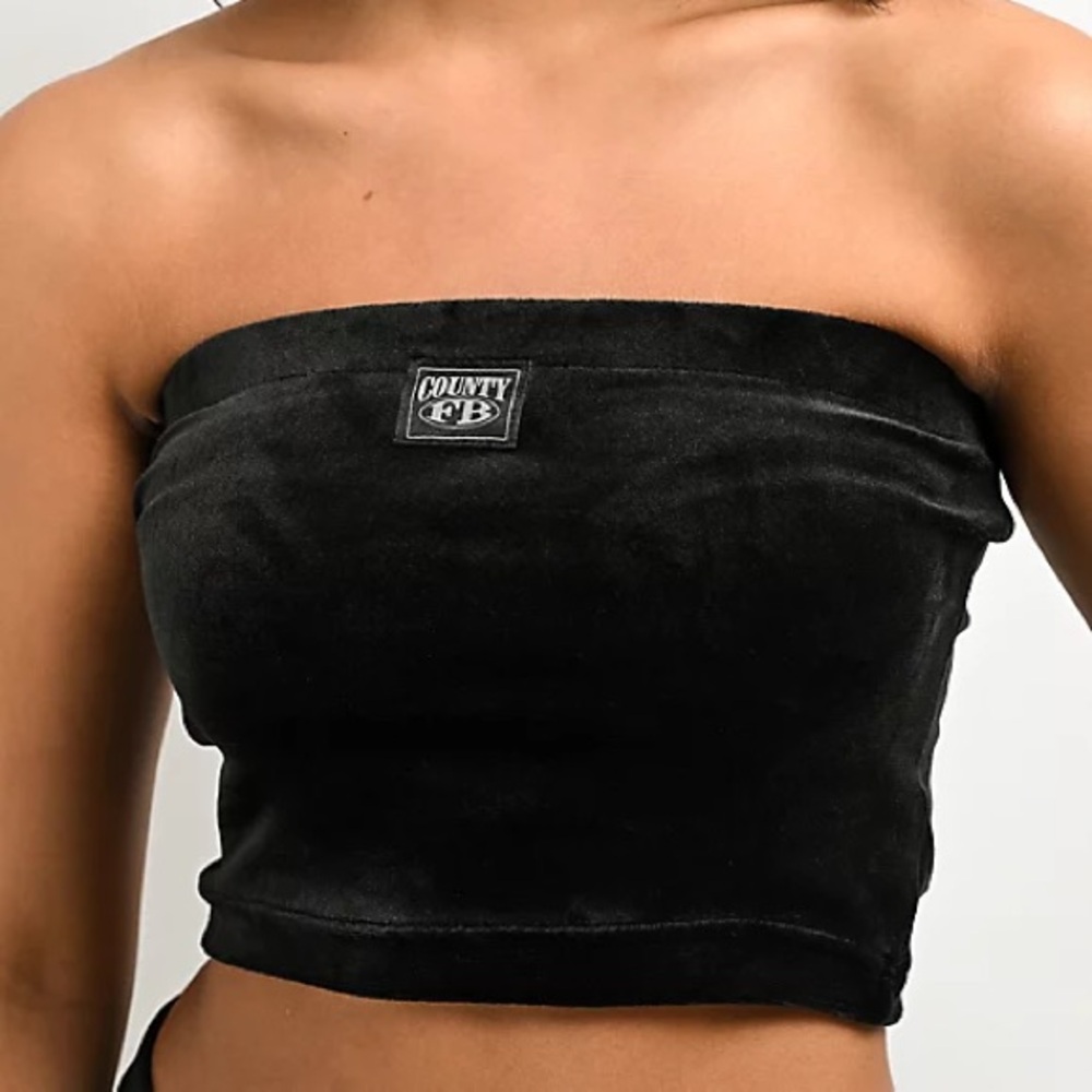 Comfy COUNTY FB Black Velvet Crop Top